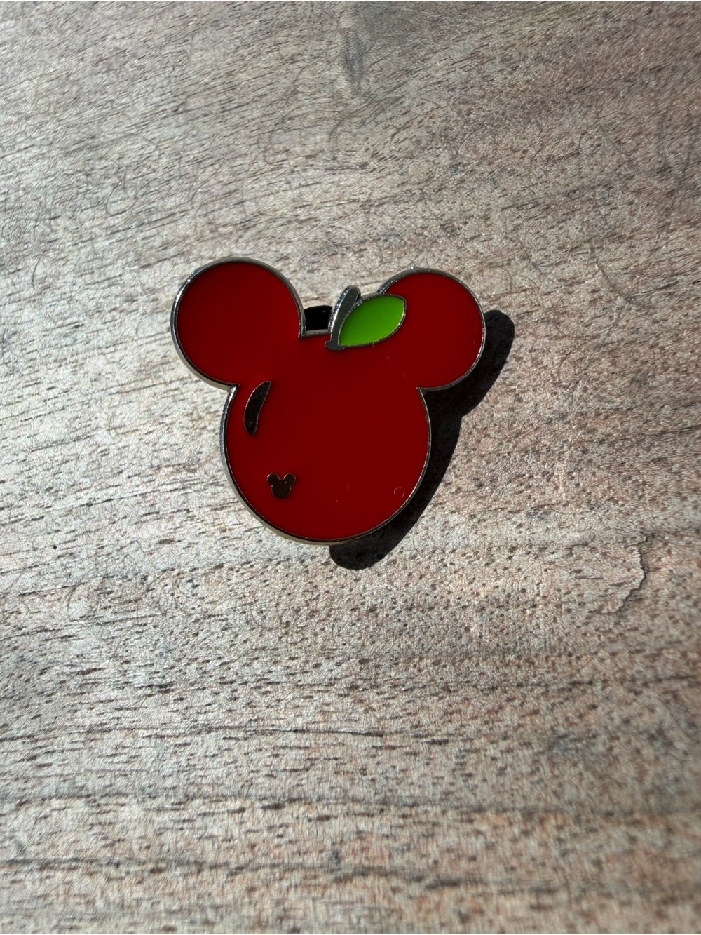 4/$20 2017 Hidden Mickey Fruit Series Apple pin